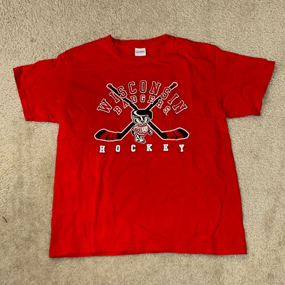 Red Wisconsin Badgers Hockey Shirt | size: Youth Medium
